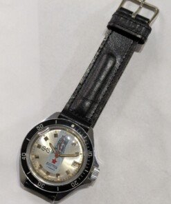 Vostok Komandirskie della Vittoria - Memoriale 1945 Treptower Park - Grade A 12 a watch with a leather strap