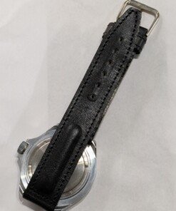 Vostok Komandirskie della Vittoria - Memoriale 1945 Treptower Park - Grade A 11 a watch with a leather strap