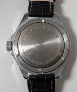Orologio Vostok sovietico con quadrante nero e cavallo del generale Žukov