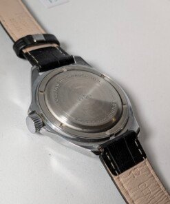 Orologio Vostok sovietico con quadrante nero e cavallo del generale Žukov