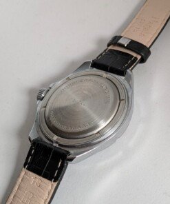 Orologio Vostok sovietico con quadrante nero e cavallo del generale Žukov