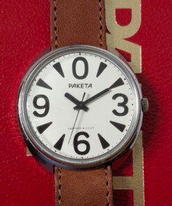 raketa-big-zero-orologio-sovietico-con-numeri-grandi-e-quadrante-bianco