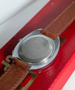 raketa-big-zero-orologio-sovietico-con-numeri-grandi-e-quadrante-bianco