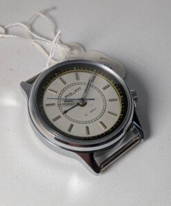 Orologio svegliarino meccanico Poljot 2612.1 NOS con quadrante argentato, indici applicati, doppia corona e il suo passaporto originale.