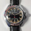 Vostok Komandirskie Zakaz MO CCCP meccanico manuale 2414 - Grade B 15 Orologio da polso militare sovietico Vostok Komandirskie Zakaz MO CCCP a carica manuale (calibro 2414) con quadrante nero, numeri arabi bianchi, lancette luminose, ghiera girevole e cinturino in pelle nera.