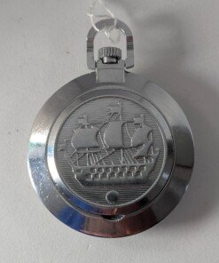 Orologio da tasca sovietico Raketa Big Zero con cassa cromata, quadrante bianco con insolita disposizione dei numeri arabi neri (0, 3, 6, 9) e lancette nere.