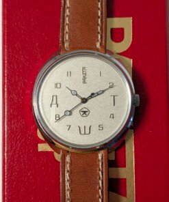 Orologio Raketa RAKY con quadrante bianco e lettere cirilliche decorative, movimento Raketa anni '90