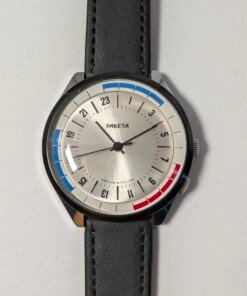Orologio Raketa 24 ore Polar con quadrante argento e scala colorata in rosso e blu, movimento meccanico sovietico