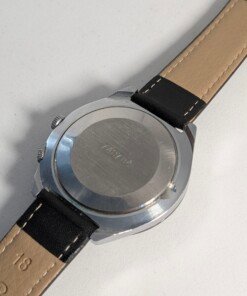 Raketa 24h Polar - Cassa cromata - Quadrante argento - Grade B 11 Orologio Raketa 24 ore Polar con quadrante argento e scala colorata in rosso e blu, movimento meccanico sovietico