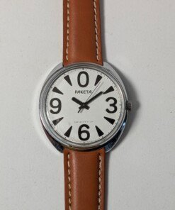 Orologio Raketa Big Zero con quadrante bianco e grandi numeri 0-3-6-9, cinturino in pelle marrone
