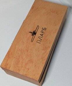 Scatola in legno Poljot PLARB 3133 con incisione del sottomarino e scritta ПЛАРБ