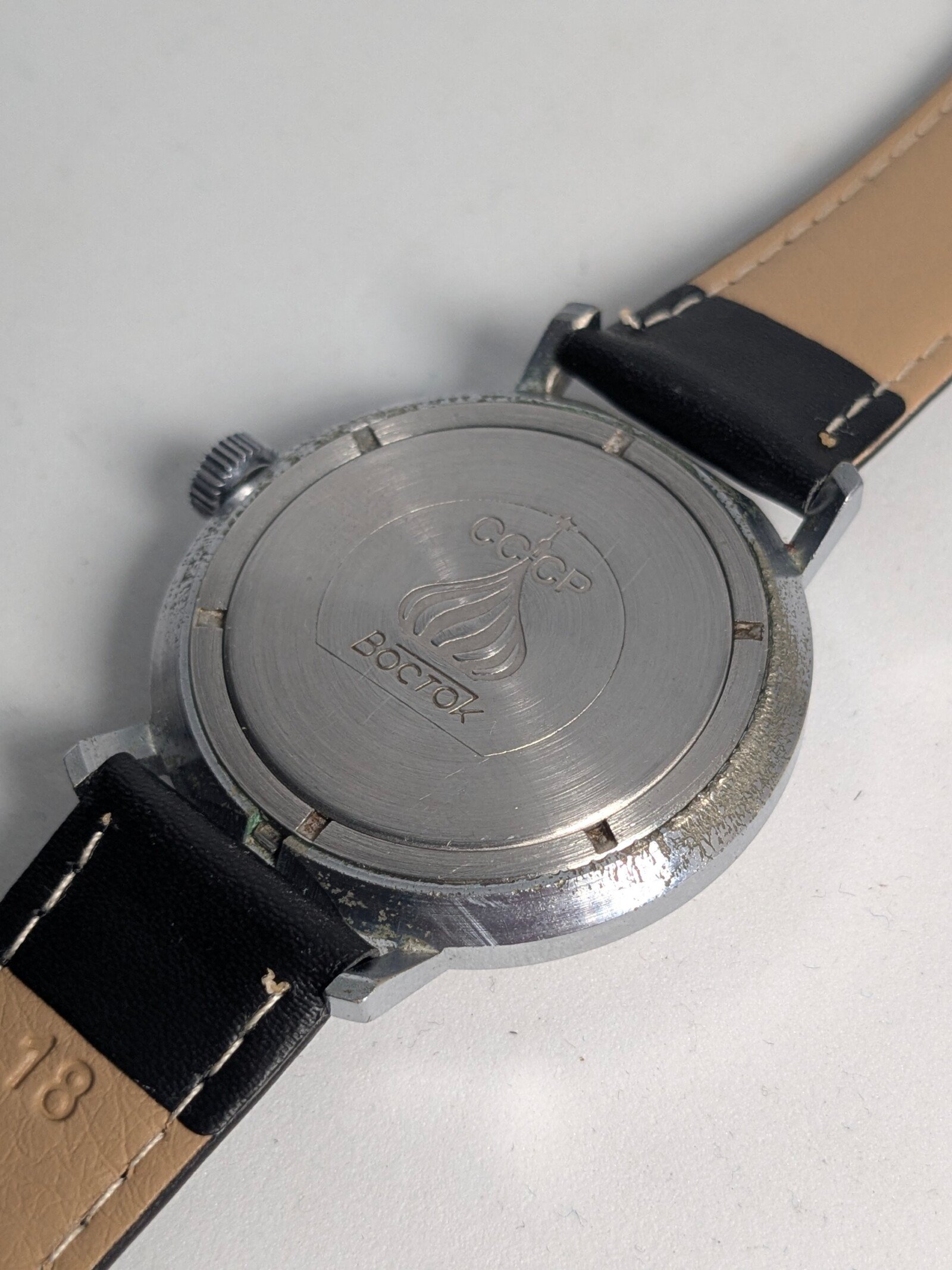 Orologio Vostok Buran Polar Aviation - Calibro 2409 - Anni '80 - Grade B 4 Orologio Vostok Buran Polar Aviation - Calibro 2409 - Anni '80 - Grade B - immagine 4