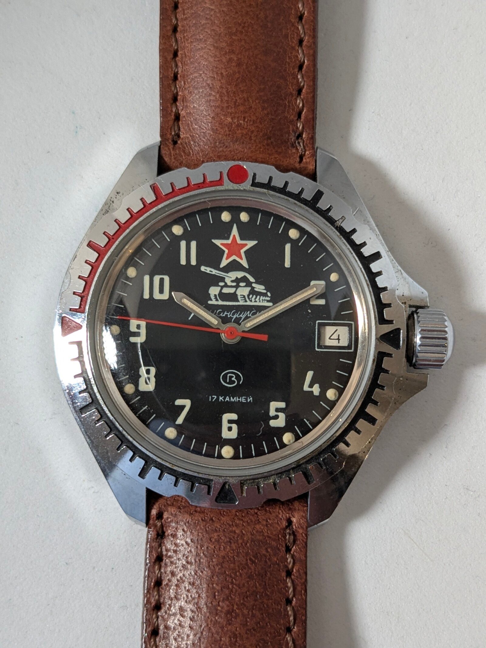 5 Orologi Komandirskie dell'Armata Rossa - Periodo Transizionale - Calibro 2414A - Cinturini Originali Time Trend 6 set orologi vostok Komandirskie dell'Armata Rossa