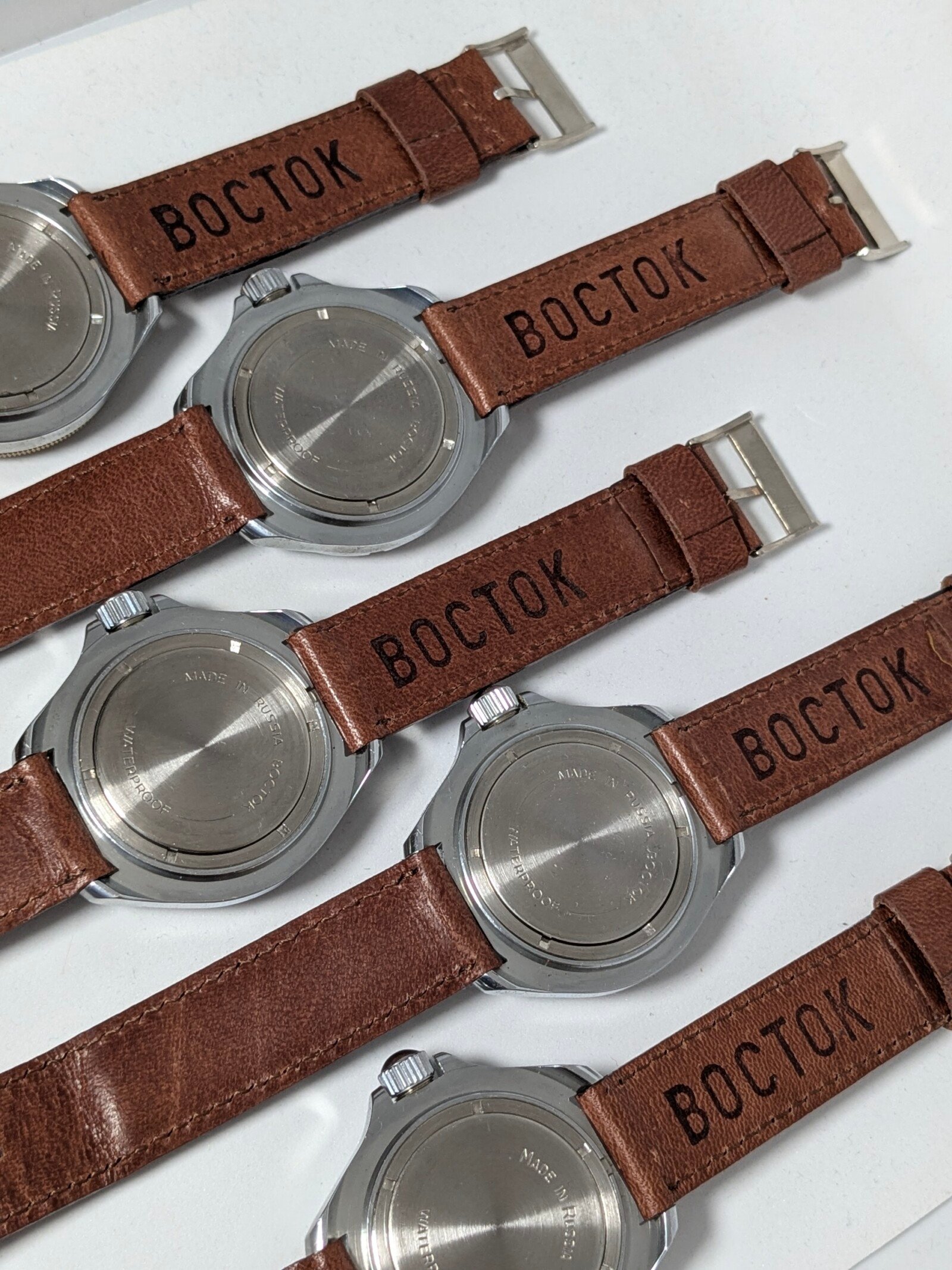 5 Orologi Komandirskie dell'Armata Rossa - Periodo Transizionale - Calibro 2414A - Cinturini Originali Time Trend 8 set orologi vostok Komandirskie dell'Armata Rossa