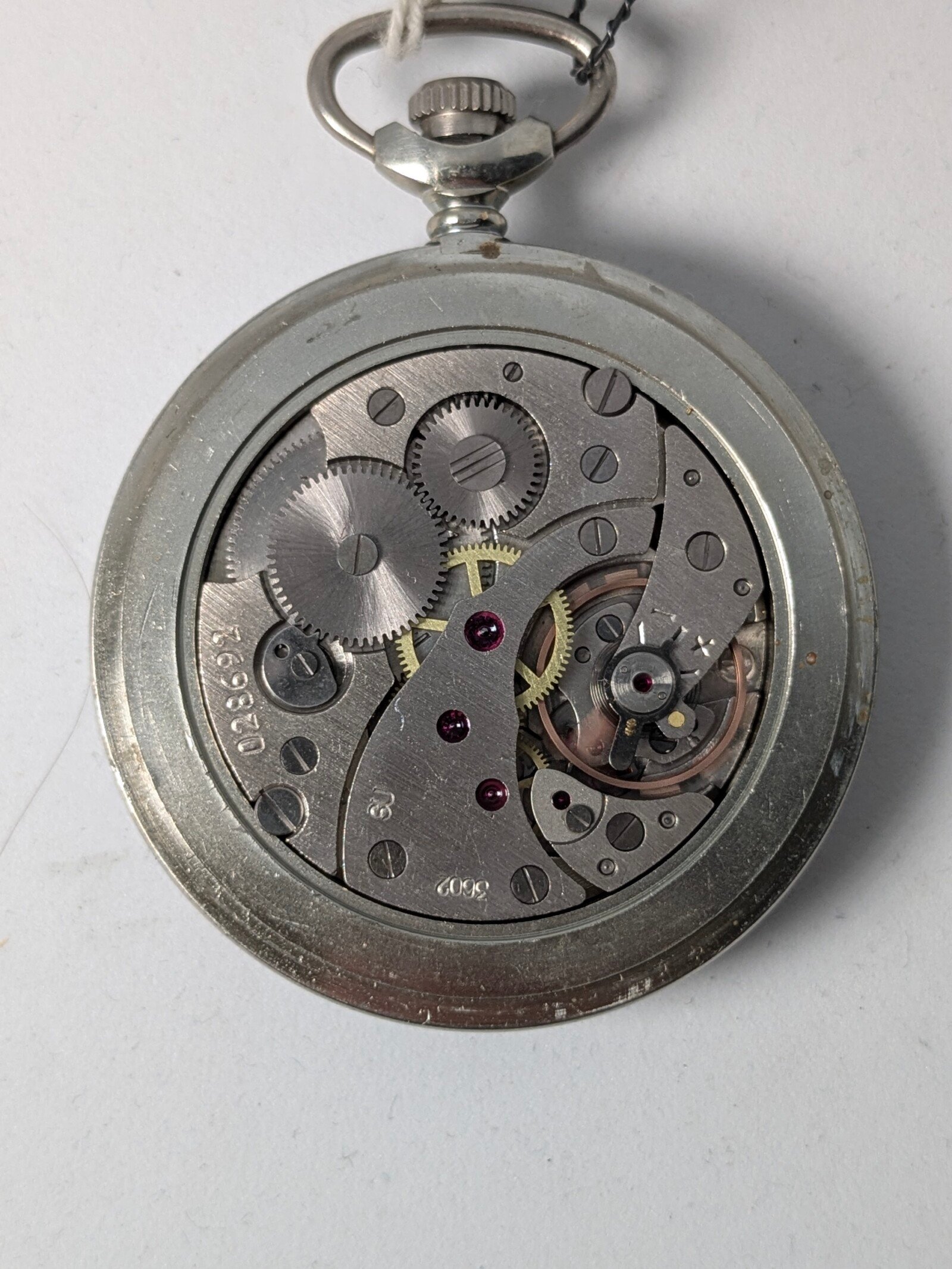 Molnija Krasnikof CCCP Anni '80 Orologio da Tasca Box in legno e Passaporto Grade B 2 Molnija Krasnikof CCCP Anni '80 Orologio da Tasca Box in legno e Passaporto Grade B - immagine 2