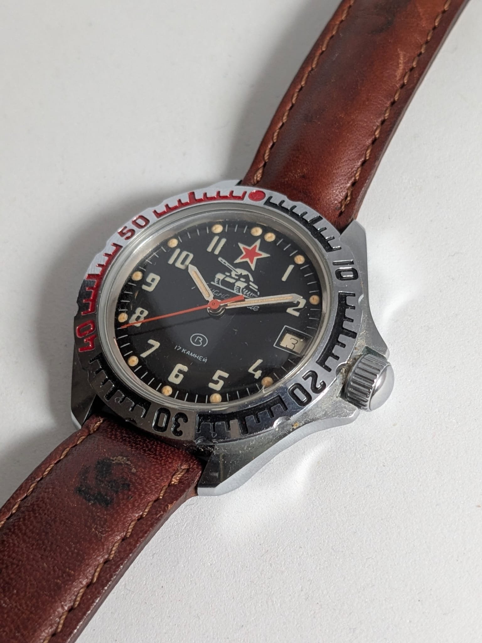Orologio Vostok komandirskie Tank transizionale con cinturino e custodia 2 Orologio Vostok Komandirskie Tank russo