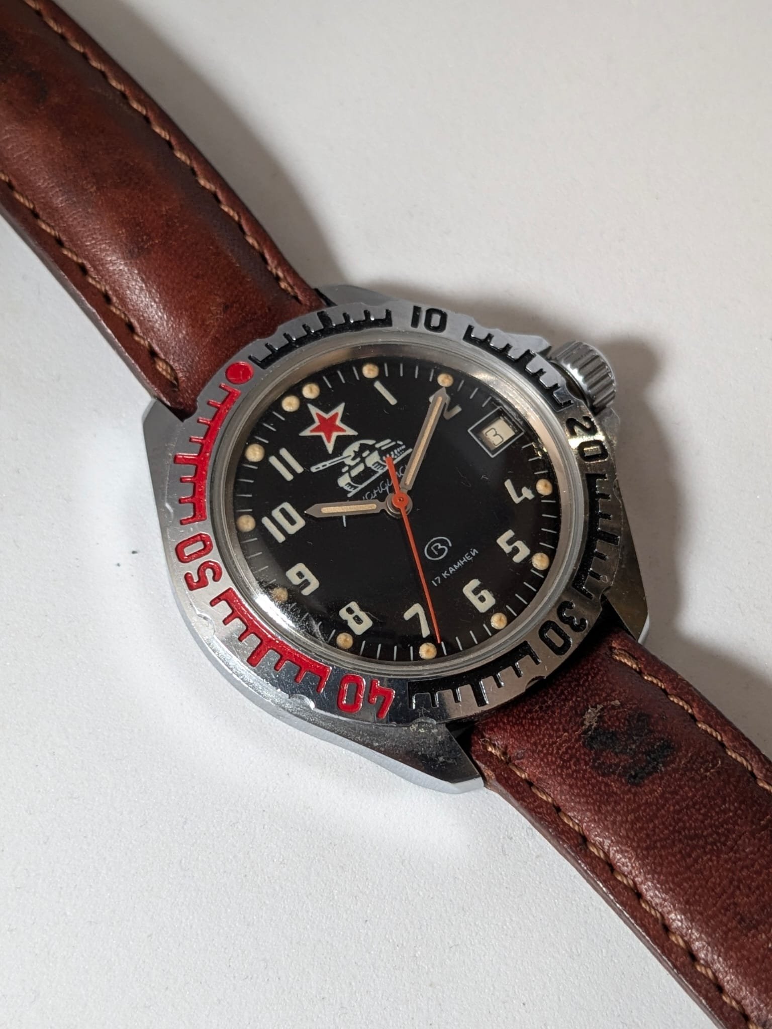 Orologio Vostok komandirskie Tank transizionale con cinturino e custodia 10 Orologio Vostok Komandirskie Tank russo