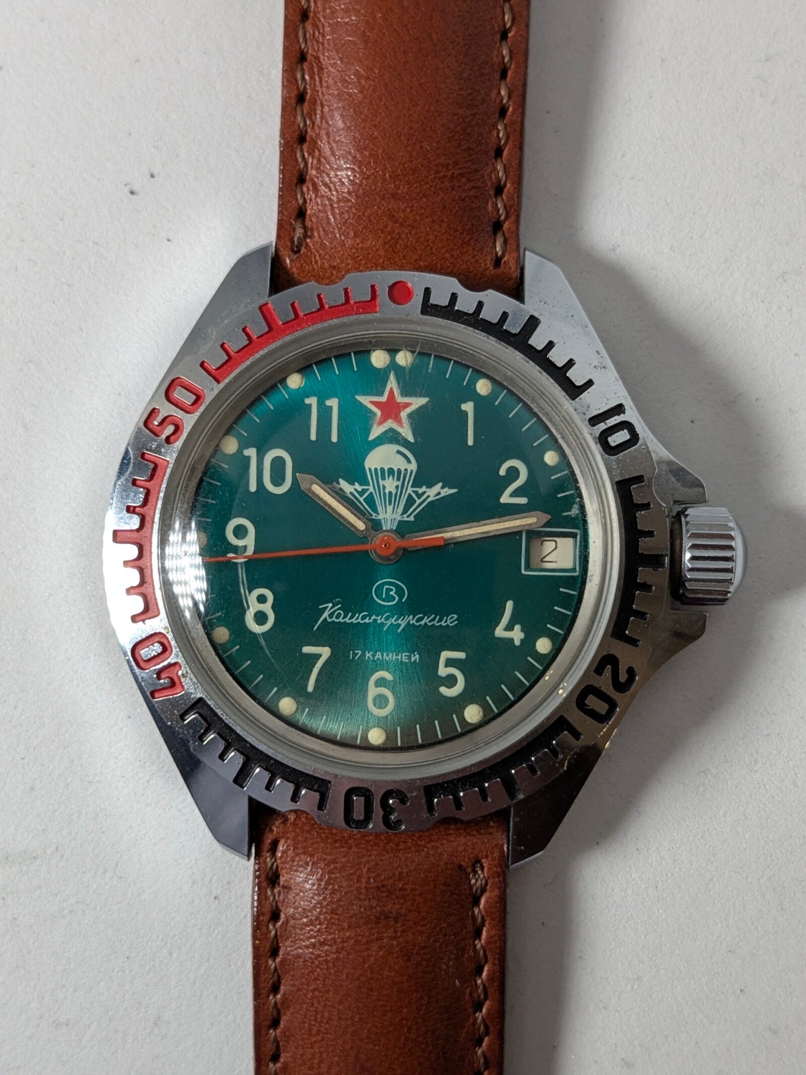 Orologio Vostok komandirskie Paratrooper transizionale con cinturino e custodia 14 Vostok komandirskie Paratrooper