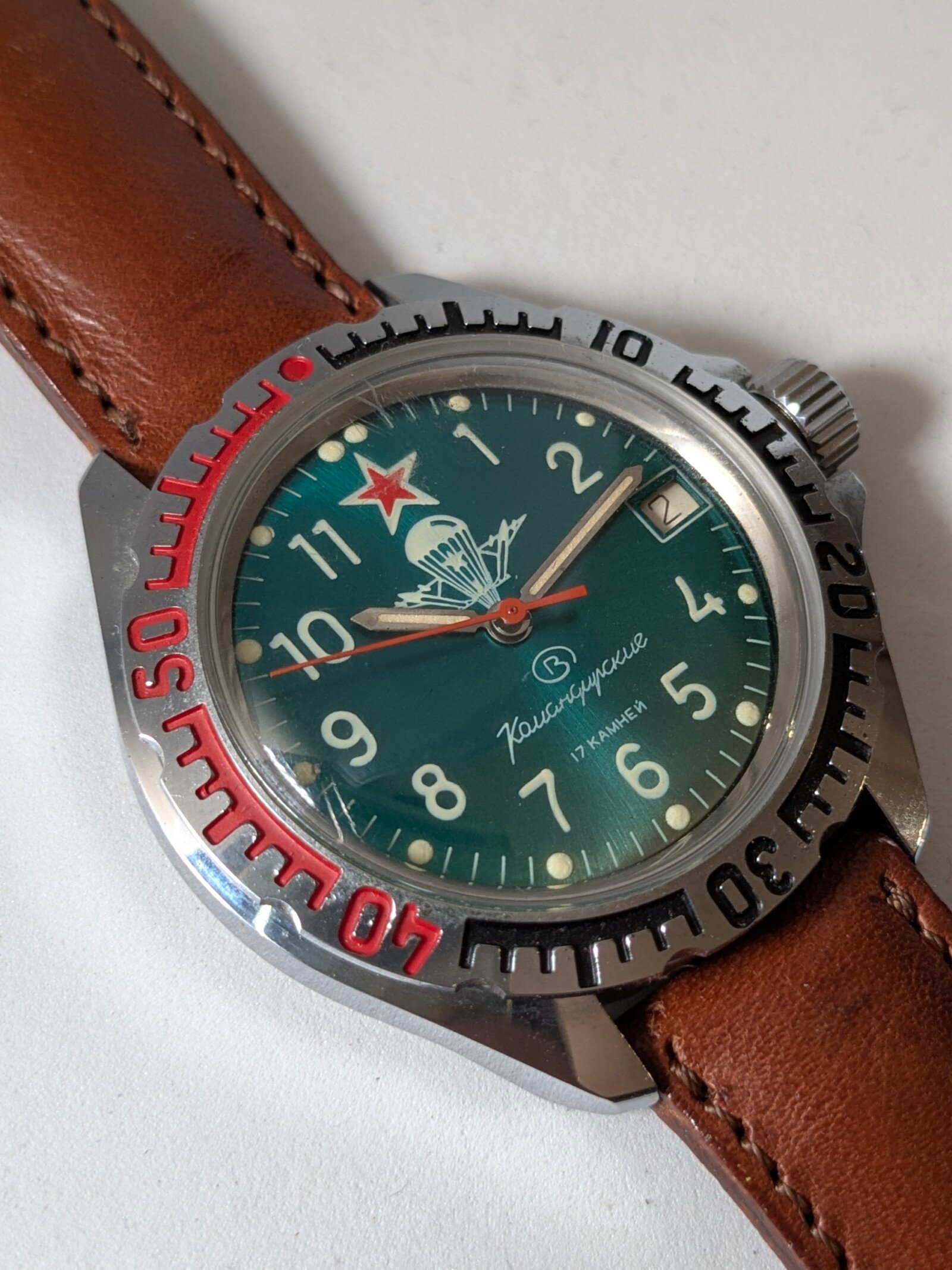 Orologio Vostok komandirskie Paratrooper transizionale con cinturino e custodia 13 Vostok komandirskie Paratrooper