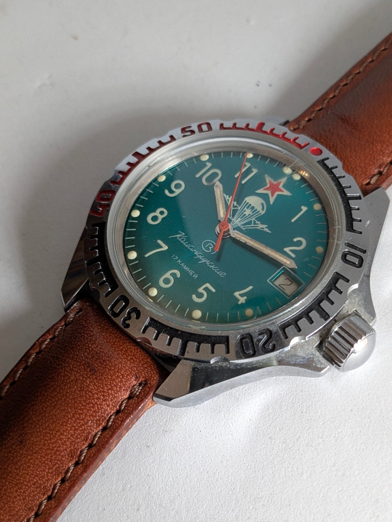 Orologio Vostok komandirskie Paratrooper transizionale con cinturino e custodia 12 Vostok komandirskie Paratrooper