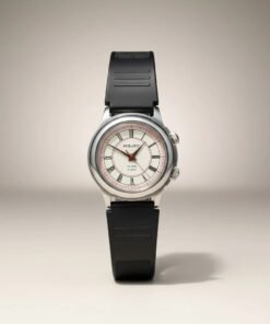 Orologi Russi e Sovietici Autentici – Vostok, Poljot, Raketa 20 Orologio da collezione Poljot Alarm vintage russo sovietico meccanico con quadrante bianco, numeri romani e cinturino in gomma nero.