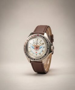 Orologio Vostok Amphibia vintage sovietico da collezione, referenza 78, con raro logo Ministero Difesa e cinturino in pelle marrone.