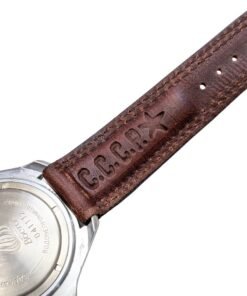 Orologio da collezione vintage Vostok russo con fondello in acciaio inossidabile, numero 041112, e cinturino in pelle marrone impresso C.C.C.P. e stella.