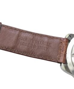 Orologio Sector ADV 1000 Quartz Anni ’90 Tachimetro Swiss Made - Grade B 15 Dettaglio del cinturino in pelle marrone di un orologio russo vintage da collezione, con incisione "Cuir Véritable Made in Italy".