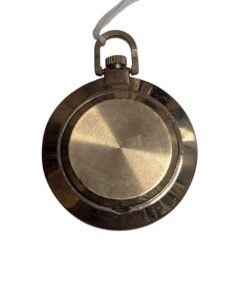 Orologio da tasca sovietico Raketa con marchio di qualità GOST - Grade B 17 Retro di un orologio sovietico vintage da collezione, cassa dorata lucida con fondello liscio e corona zigrinata.