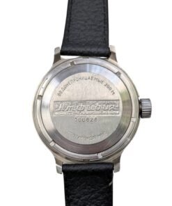 Retro di orologio russo vintage Vostok Amphibia, subacqueo 200M e antiurto, con cinturino in pelle nera. Rif. 185.