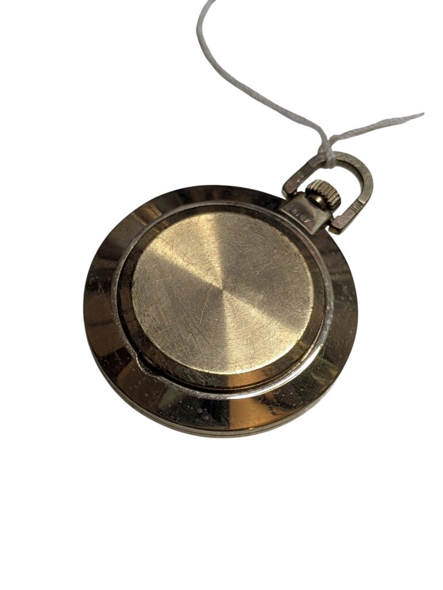 Orologio da tasca sovietico Raketa con marchio di qualità GOST - Grade B 5 Orologio russo vintage da collezione, retro destro con fondello metallico spazzolato, corona e riferimento 8467, catalogo 131.